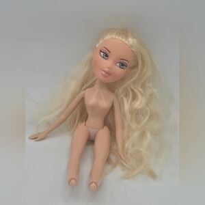 Bratz - Cloe Doll [Head Is Wobbly]